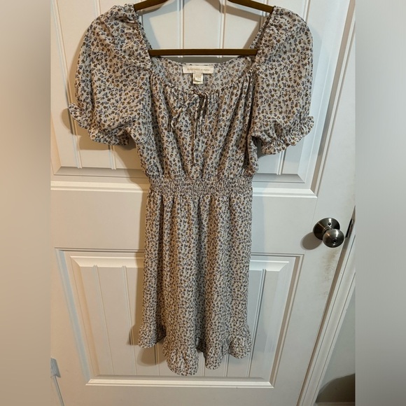 Monteau Floral Smocked Dress - Picture 2 of 7